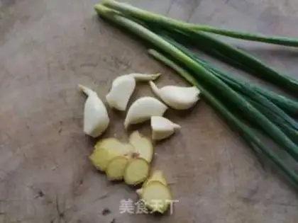 Make Carrot ribbon fish step 2