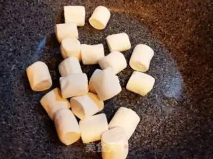 Make Strawberry with sugar step 1