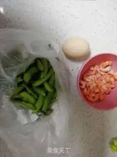 Make Eggs, beans, shrimp step 0