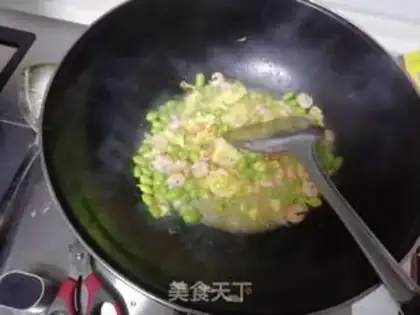 Make Eggs, beans, shrimp step 8