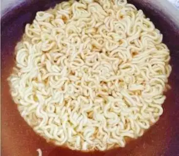 Make Noodle burgers step 0