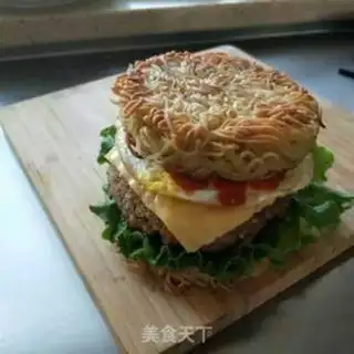 Make Noodle burgers step 2