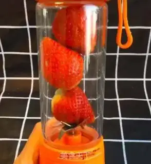 Make Strawberry pearl tea step 0
