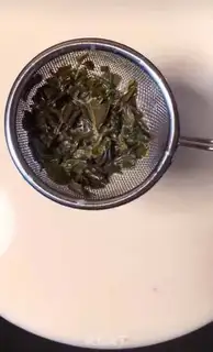 Make Strawberry pearl tea step 8