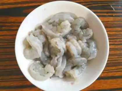 Make Pineapple shrimp fried rice step 1