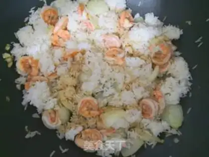 Make Pineapple shrimp fried rice step 7