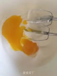 Make A green lemon honey cake step 2