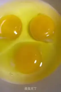 Make Fried eggs on both sides step 0