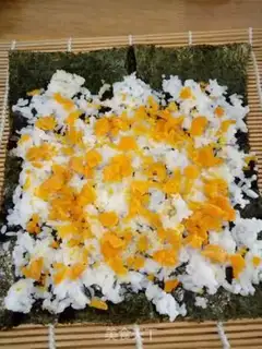 Make Gold and sand pine rolls step 2