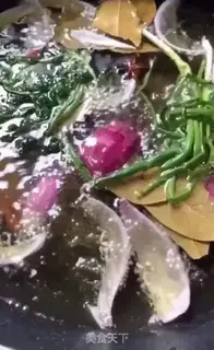 Make Homemade pepper oil step 2