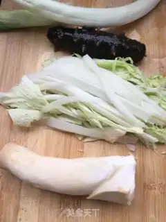 Make The apricot cucumber noodles step 0