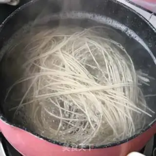 Make The apricot cucumber noodles step 8
