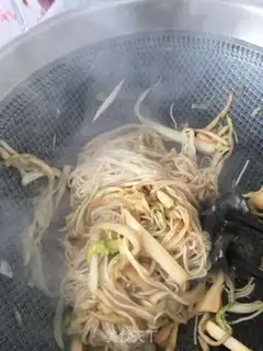 Make The apricot cucumber noodles step 12
