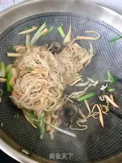 Make The apricot cucumber noodles step 14