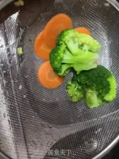 Make Fruit omelet step 2