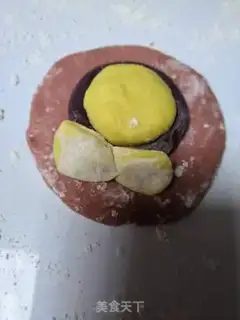 Make Cute hats, buns step 10