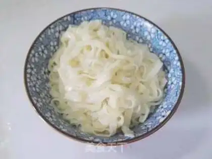Make Family version of old Beijing noodles step 18