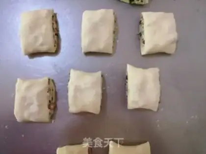 Make Beef onion rolls step 6