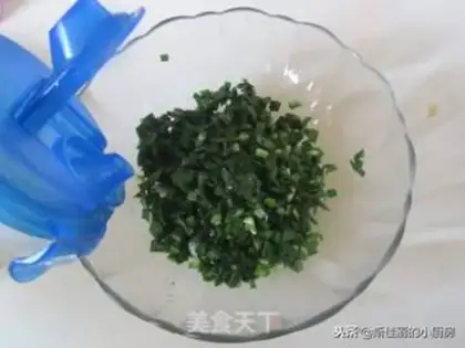 Make A dumpling-covered cauliflower box step 5