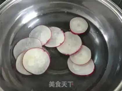 Make radish larvae step 2