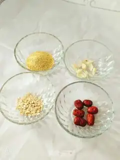 Make Little rice-tree lily oatmeal step 0