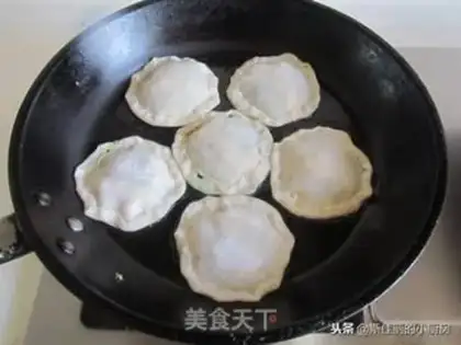 Make A dumpling-covered cauliflower box step 12