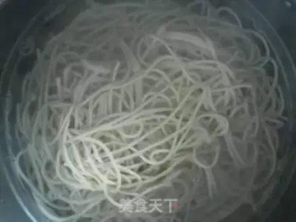 Make Spicy noodles step 1
