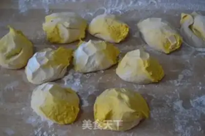 Make Pumpkin buns step 5