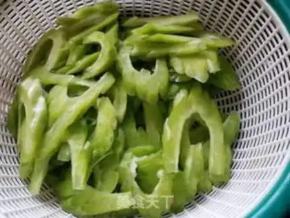Make The beanfish fried the bitter melon step 1