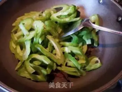 Make The beanfish fried the bitter melon step 3