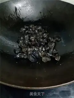 Make How to fire a wooden ear without a pot step 4