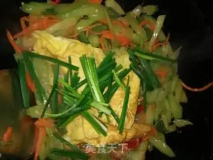Make Celery fried eggs step 8