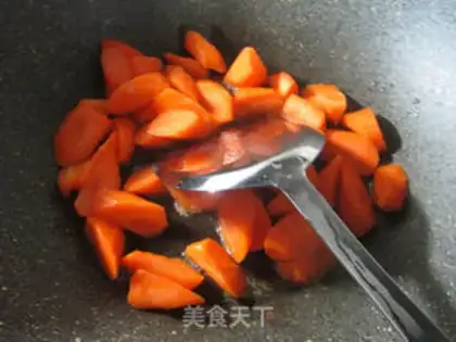 Make Frozen tofu burning carrots step 2