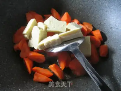 Make Frozen tofu burning carrots step 3