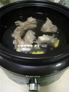 Make Porkbone soup from the winter melon step 4