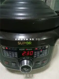 Make Porkbone soup from the winter melon step 5