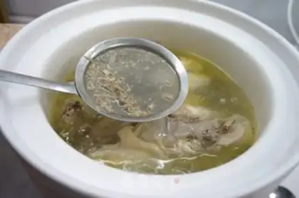 Make Frozen chicken soup and sour chicken silk step 4