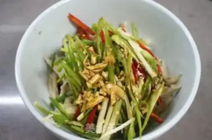 Make Frozen chicken soup and sour chicken silk step 10