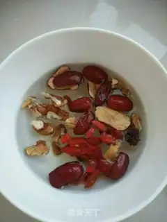 Make A walnut date and rice step 0