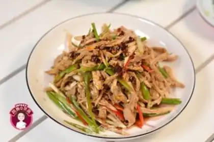 Make Frozen chicken soup and sour chicken silk step 11