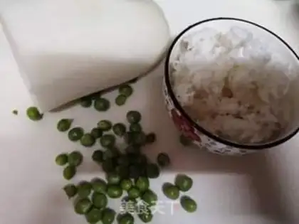 Make Roach and pea porridge step 1