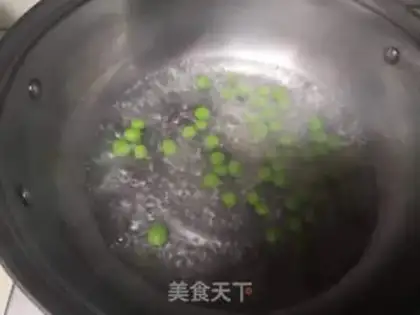 Make Roach and pea porridge step 2
