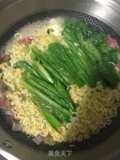 Make A bag of bacon noodles step 5