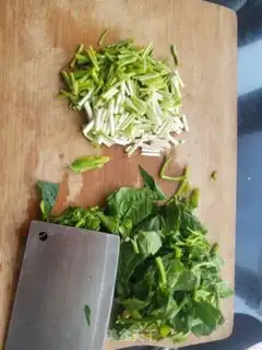 Make Quick, greasy noodle step 1