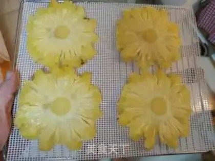 Make Pineapple dry step 2
