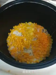 Make Cornfried eggs step 1