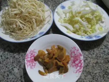 Make Squeeze the cabbage and soup step 0