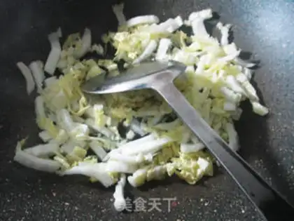Make Squeeze the cabbage and soup step 1