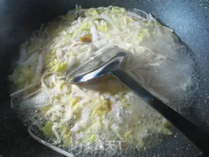 Make Squeeze the cabbage and soup step 4