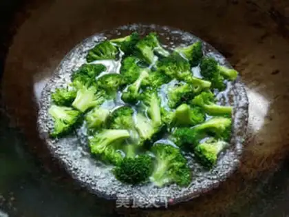Make The apricot and the broccoli step 1